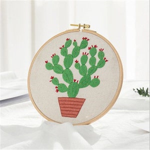 Green plants Beginner Embroidery Kit - Modern Flower Plant Hand Embroidery Full Kit - DIY Floral Needlepoint Hoop Wall Art Kit