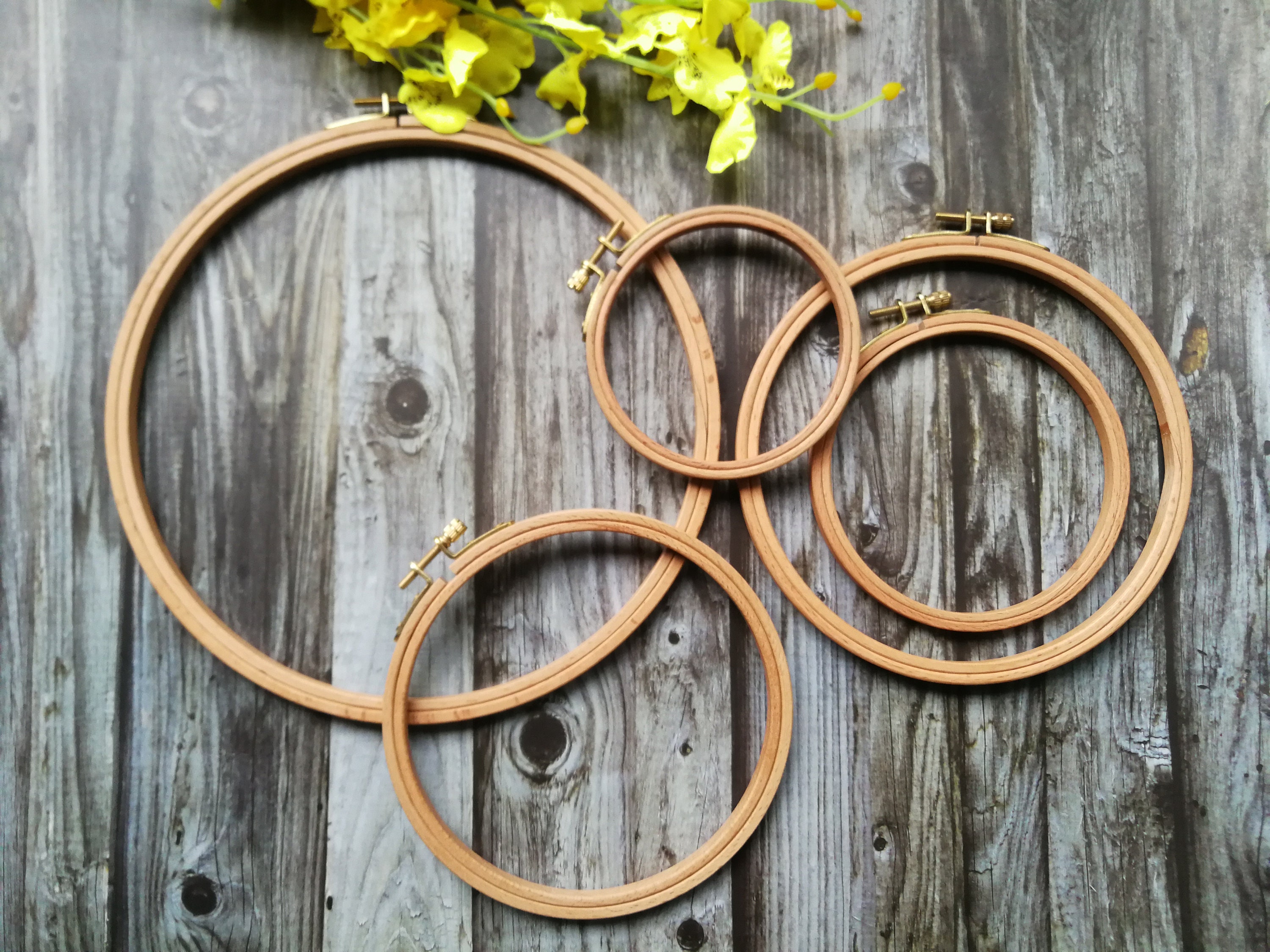 Vintage Wooden Embroidery Hoops Lot Of 4 Screw Tension 7 8 9 And 12 Inch  Wood