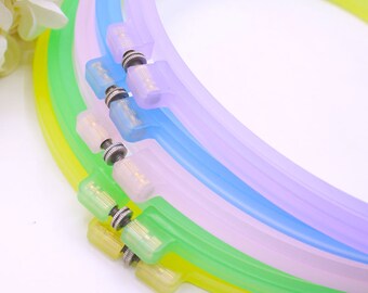 5 Cerceaux à Broder En Plastique - Tailles 12,7 à 27,9 Cm - Multicolore, Réglables Avec Vis En Laiton