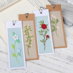 Kit per ricamo per principianti, segnalibro, set di cinque cerchietti fai da te per ricamo a mano, segnalibro con fiori, regalo per lettori.