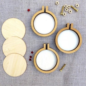 DIY 3x Mini Wooden Embroidery Keychain Hoops, Hoop for Cross