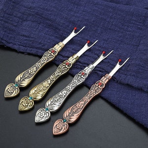 Vintage Stainless Steel Handle Craft Thread Cutter, Seam Ripper, Stitch Unpicker, Sewing Tool ,Cross-Stitch Sewing Thread Remover Needlework