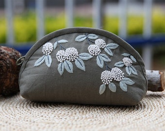 Embroidery Kit Cosmetic Bag,Embroidery and Sewing Kit, Coin Purse, Makeup Bag, Wash Bag, Zipper Canvas Bag Embroidery Pattern,  Gift For Her