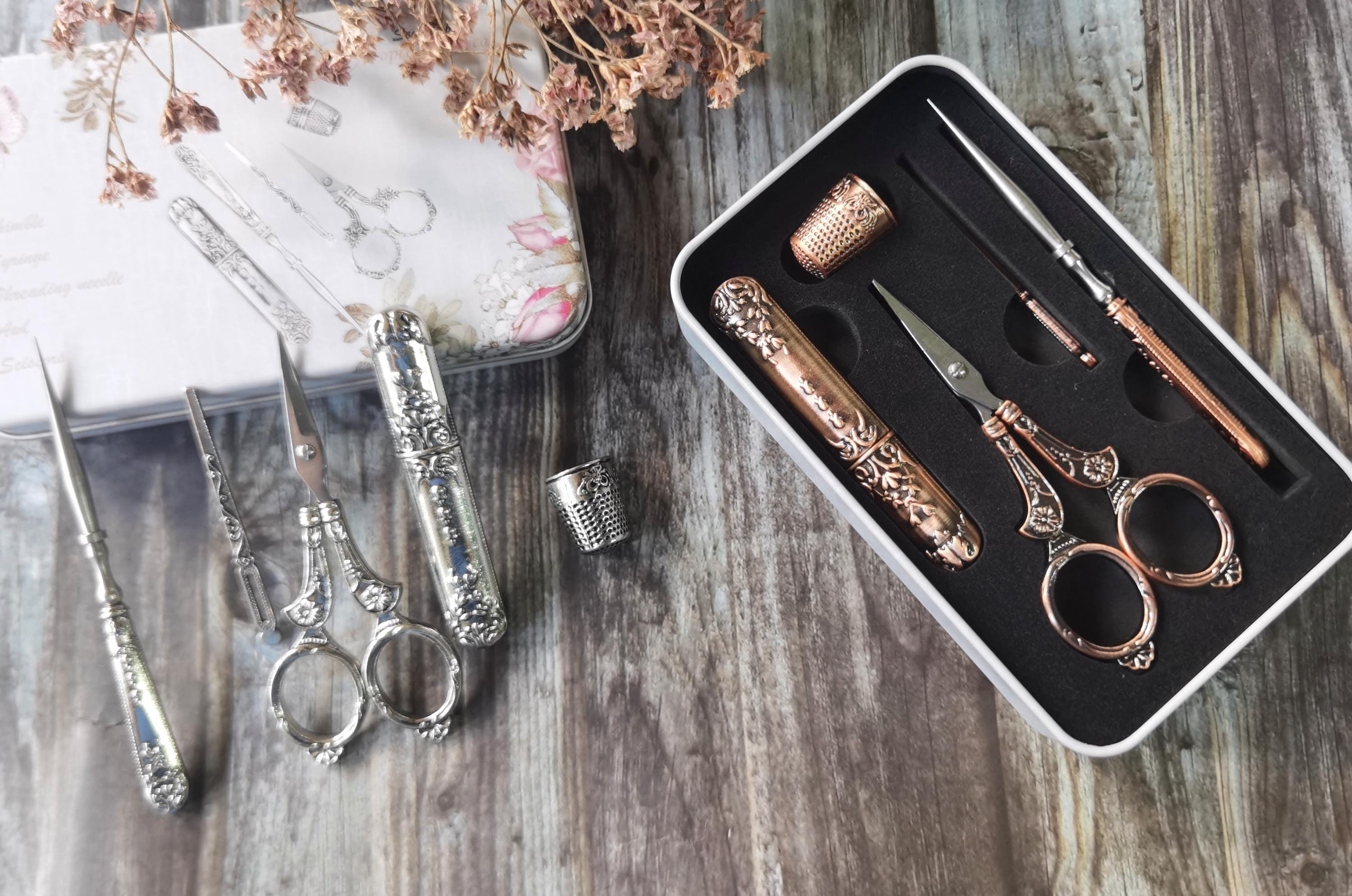 US ARMY WW2 GI Kit Da Cucire Uniforme/soldati Cucito Bottoni Filo Forbici EUR 8,00 - IT - Foto 2