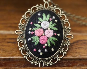Embroidery Necklace Kit Beginner|Modern Floral Beginner Hand Embroidery Pattern|DIY Flower Necklace Full Kit |Gift for Women Sister Mother
