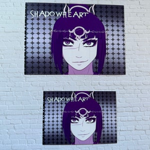 Puede incluir: Una ilustración digital púrpura y negra de un personaje con una corona y el texto "SHADOWHEART".