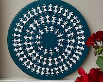 Dipinto su tela rotondo Warli Art fatto a mano: decorazione murale in stile folk indiano