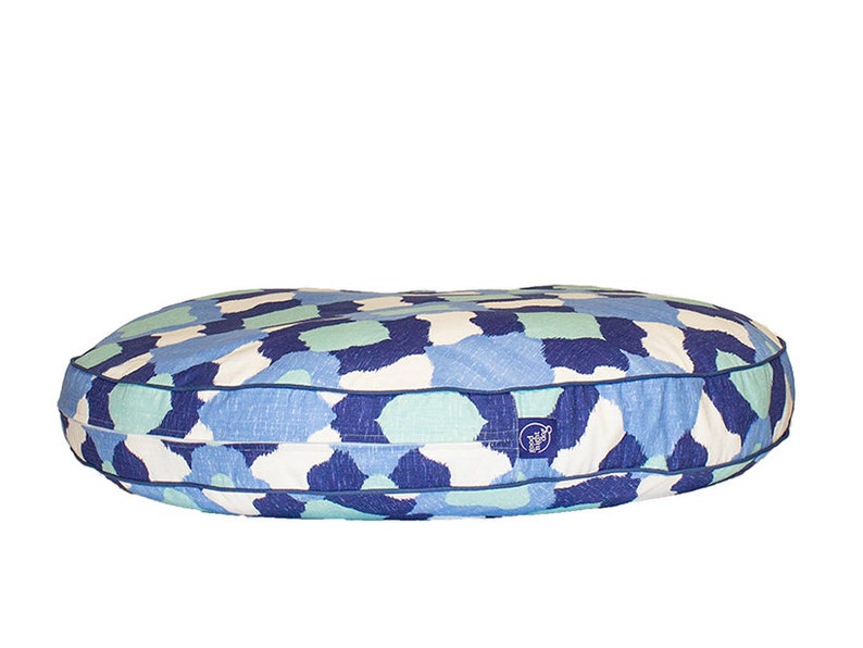 Hawick Round Dog Bed Blue/ivory Geometric Dog Bed in 3 Sizes Etsy