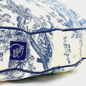 Blue Toile Round Dog Bed, Toile Dog Bed in 3 Sizes, Dog Bed Fabric Covers, Pet Furniture