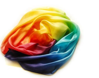 Grand foulard en soie arc-en-ciel