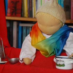 Regenbogen Seidentuch   55x55cm Handwäsche, nicht zum Nuckeln für Babies geeignet