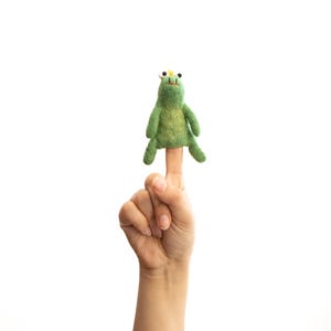 Needle Felted Frog Finger Puppet: 100% New Zealand Wool