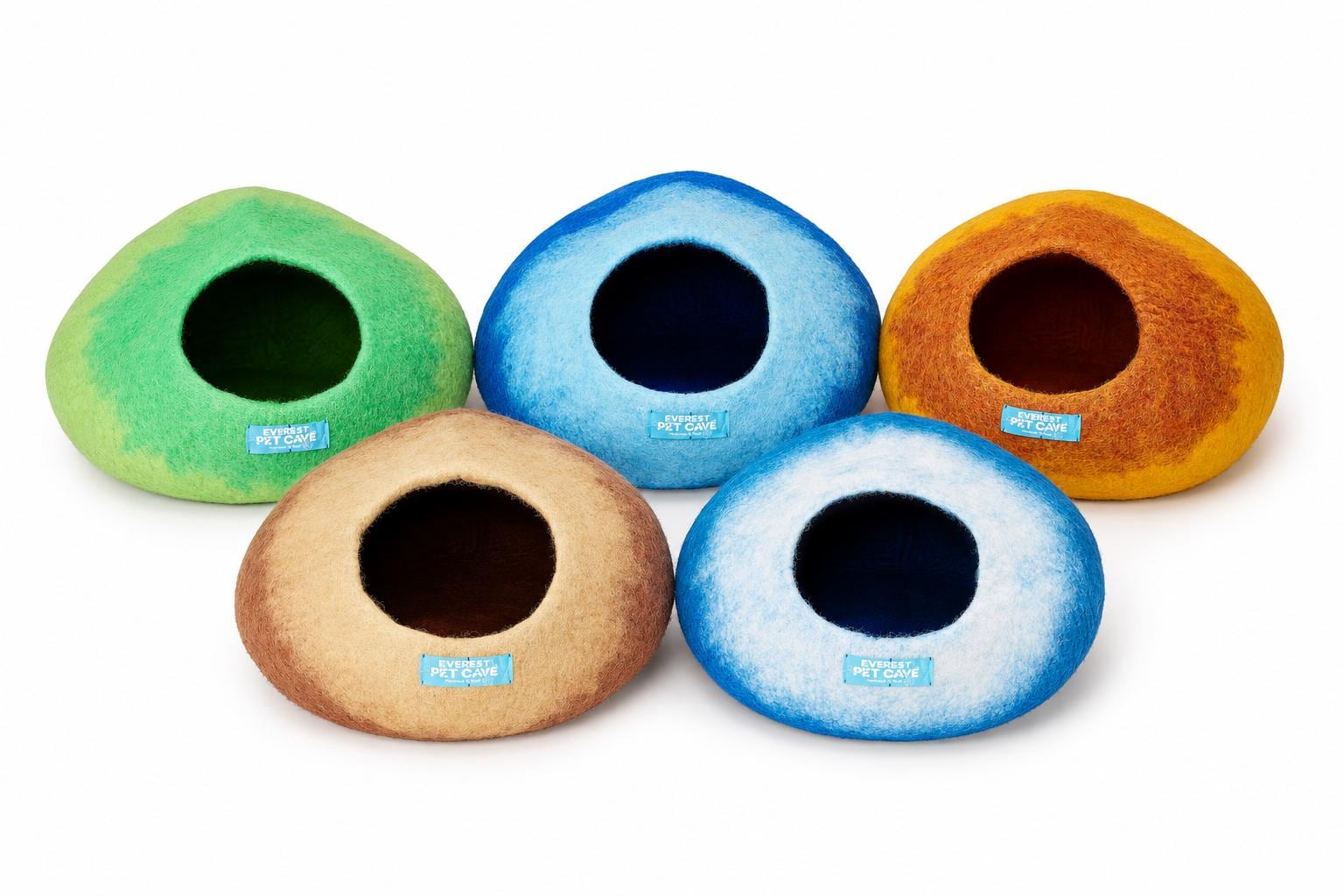 Handmade Wool Cat Cave: Everest Pet Bed, Cozy Igloo Den for Indoor Cats