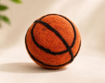 Brinquedo de lã feltrada para gatos: Bola de basquete com sino, ideias de presentes para gatos, feito à mão com feltro agulhado.