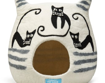 Everest Pet Cave White Kitty Pattern, Handmade using 100% New Zealand Merino Wool, Caves for Cats