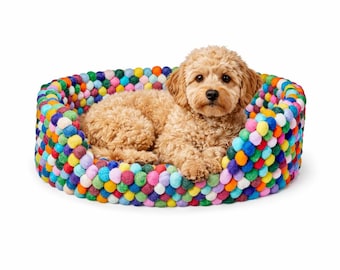 Letto per cani in feltro di lana fatto a mano: multicolore, caldo e confortevole