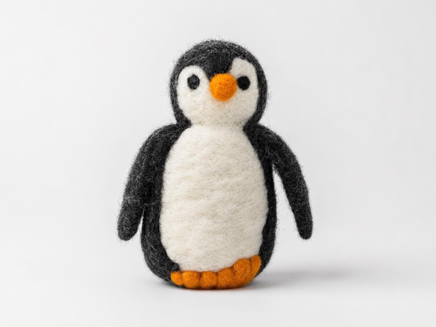 フェルトのペンギンの置物：ニュージーランドウールのハンドメイド