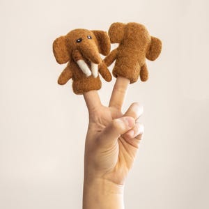 Felted Finger Puppet Woolly Mammoth, 100% New Zealand Wool, Needle felted, Storytelling for kids, Needle Felted, Handmade