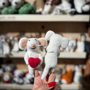 Ensemble de marionnettes à doigts en feutre Ours, lapin, zèbre, marionnettes à doigt faites main, 100 % laine de Nouvelle-Zélande, feutrage à l'aiguille, contes pour enfants Mouse Love