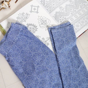 Blaue Damen Leggings, Bio Baumwolle, Yoga Hose, Yoga Kleidung, Loungewear, Yoga Kleidung, Leggings Frau, Yoga Leggings, Vegan, Schlafbekleidung Bild 3