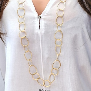 Cadena larga dorada con colgante, cadena de eslabones chapada en oro, cadena llamativa, cadena con ojales, cadena envolvente, 138 cm, collar dorado mate cepillado, regalo para, gargantilla