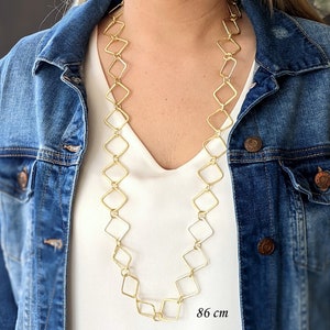 Catena a maglie, geometrica, catena oro opaco, collana insolita, collana vistosa, oro spazzolato, collana casual, catena lunga oro, quadrata
