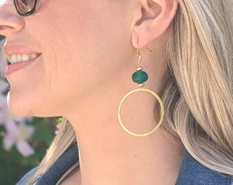 Earrings large gold ring, green, 7.5 cm long, 925 silver ear hooks, matt gold, XL earrings, gold plated, link earrings, hammer finish, green stone