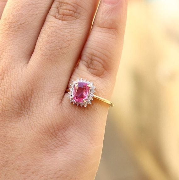 Pink sapphire ring yellow gold deals