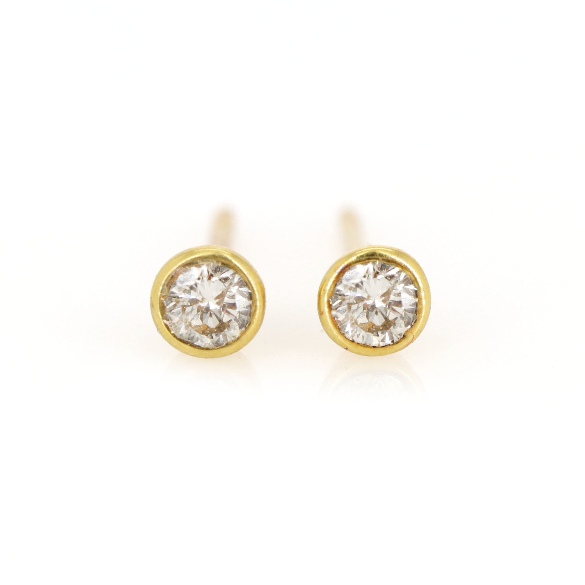 One stone gold earrings deals
