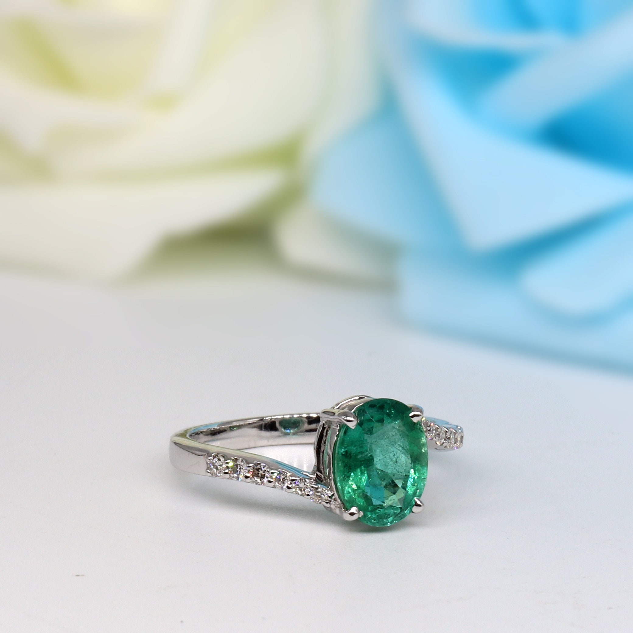 18k White Gold Ring Natural Emerald Oval Cut Gemstone Ring - Etsy