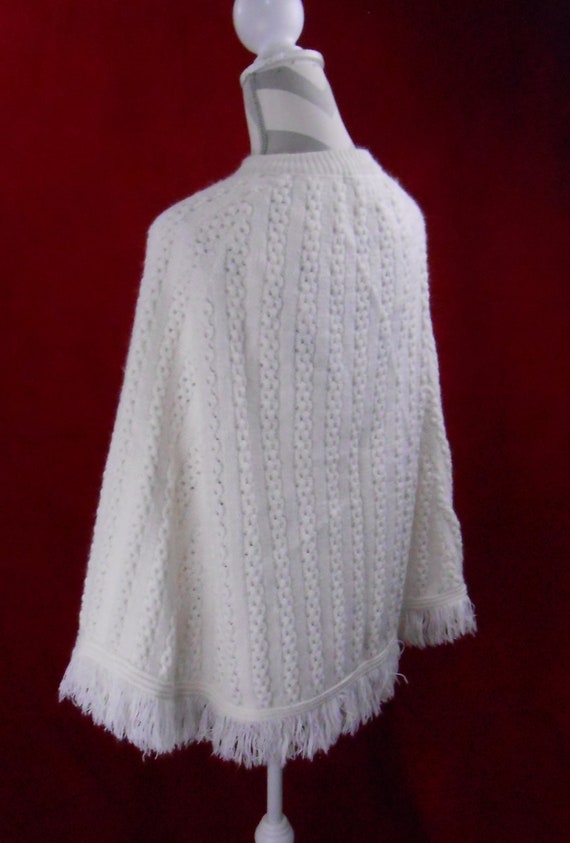 Vintage 1960's Sweater Shawl by Evvy Green - image 4