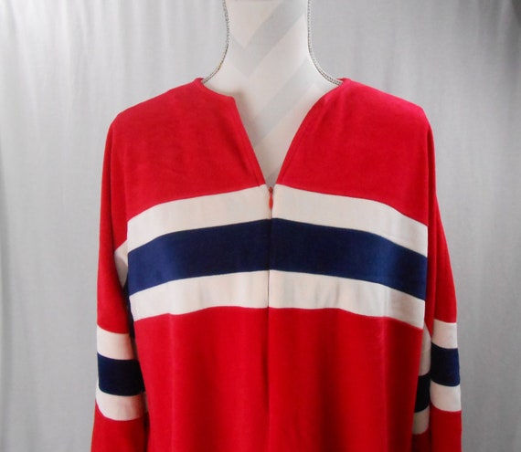 Vintage 1970's Robe by Vanity Fair