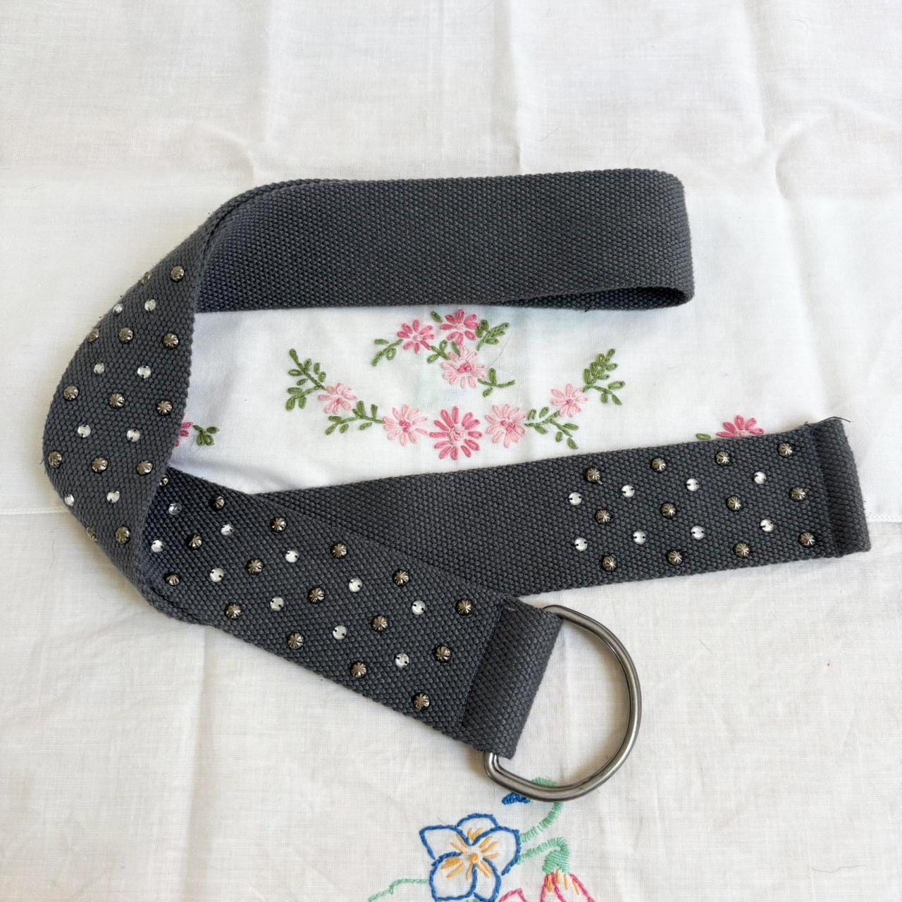 Old Navy Gray Y2K Canvas Wooden Beaded Belt Size S/M Vintage Striped Canvas Web Belt: Y2K Hipster Military Style  main image 4
