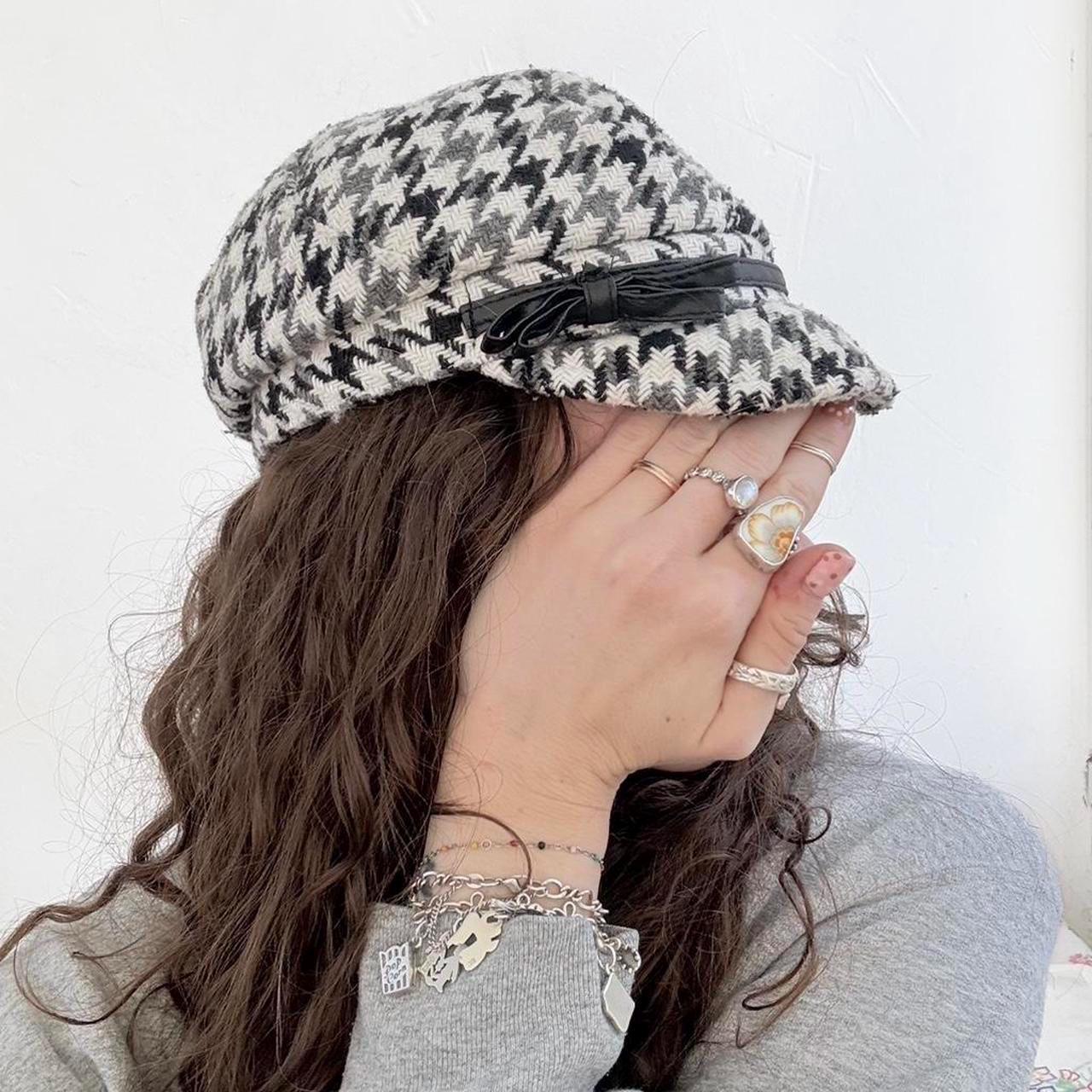 Y2k White and Black Twee Houndstooth Cabby Hat With a Bow by