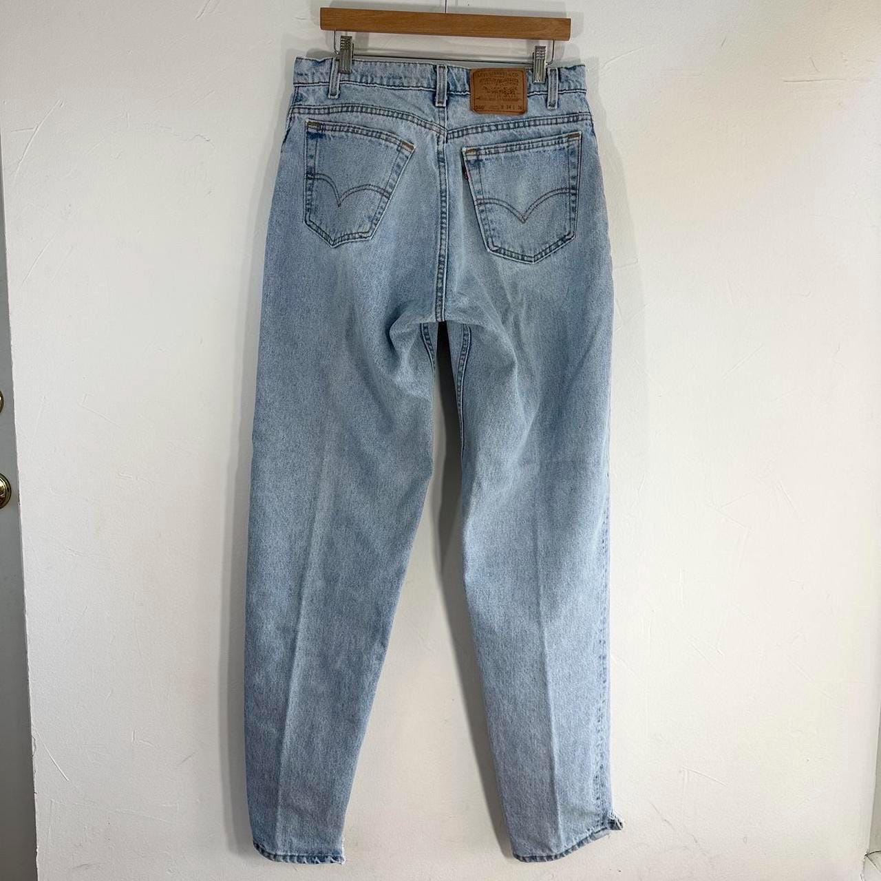 Vintage 90s Levi's 560 Loose Fit Tapered Leg Light Wash