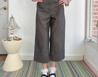 Y2K grey striped low rise flare leg culotte capris by I.N. Studio Size 8