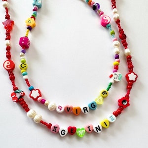 手作りビーズ占星術ネックレス：淡水真珠、カスタムワード