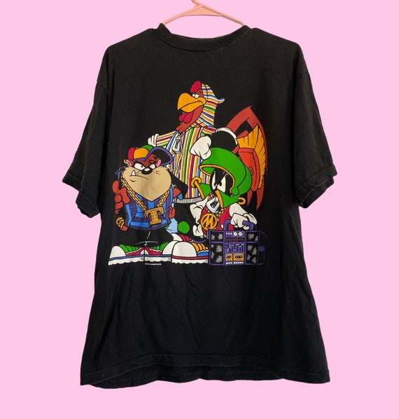 Tシャツ・カットソー SATUR Clash Nostalgia Vintage Graphic Short Sleeve T-Shirt N Vintage 90s Looney Toons Taz Hip Hop Short Sleeve Crewneck T