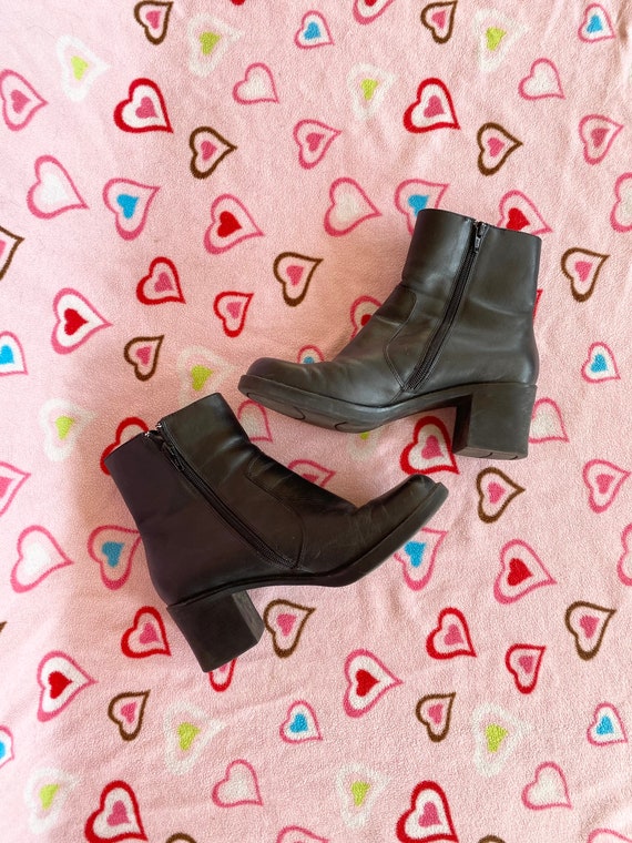 Vintage 90s 1990s Y2K 2000s Black Leather Heeled P