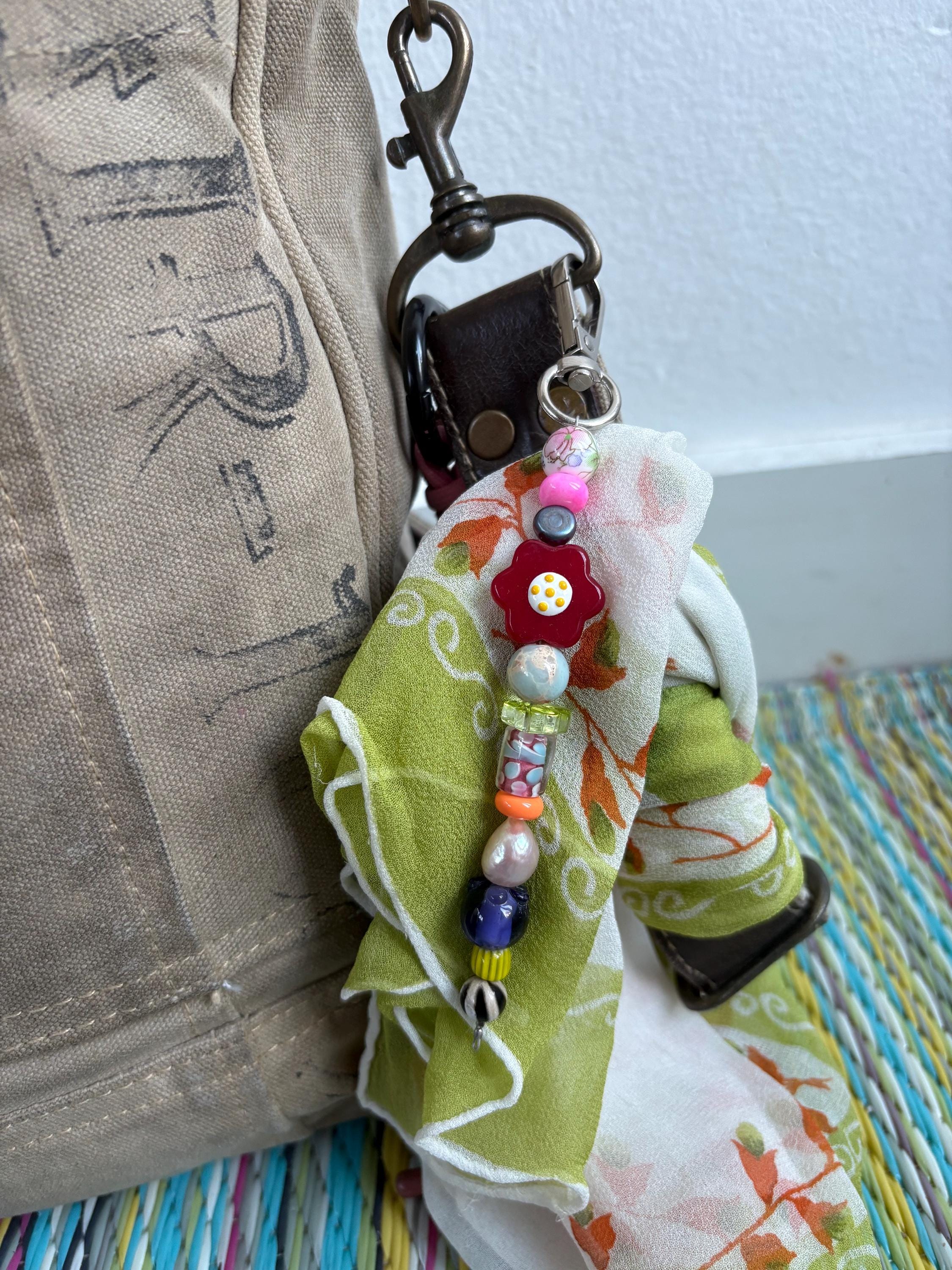 ハンドメイドアクセサリー Handmade Beaded Mismatched Charm Dangle Keychain With Glass