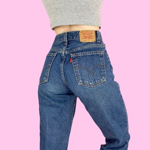 Y2K Levi’s 550 Relaxed Fit Tapered Leg Student Dark Wash Mom Jeans Size 6 W27 W28