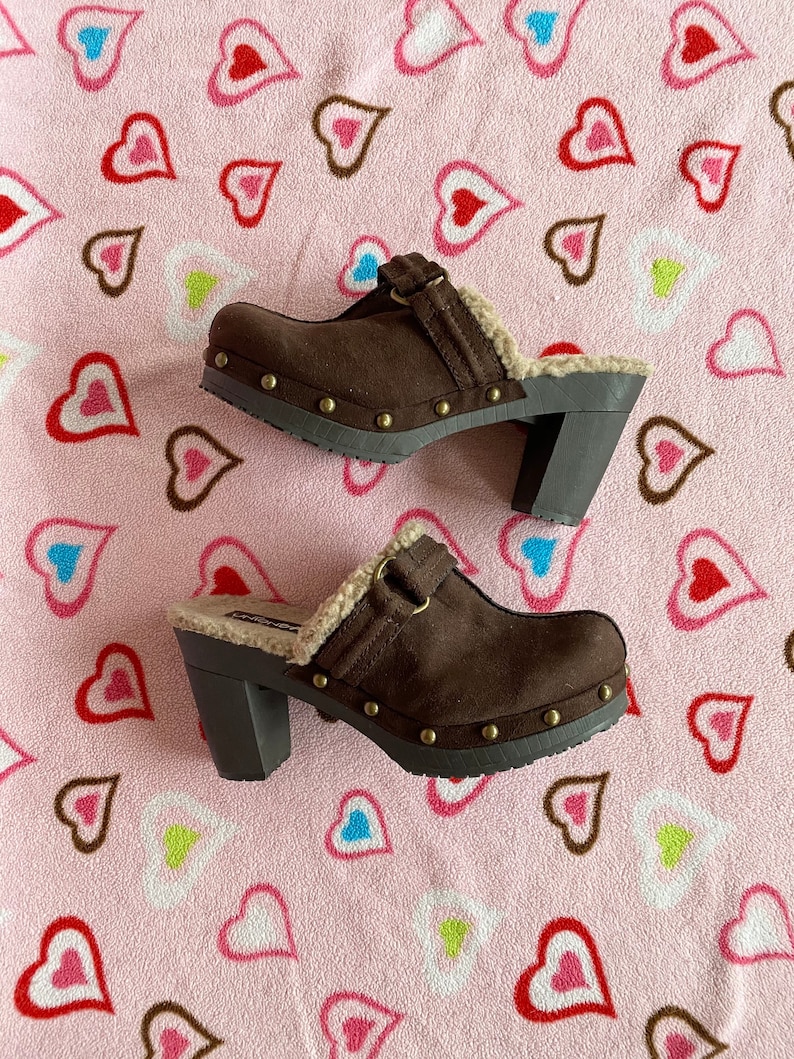 Vintage 90s 1990s Y2K 2000s Union Bat Buckle Faux Fur Fuzzy Brown Cream Heeled Platform Clog Mules Shoes Size 7