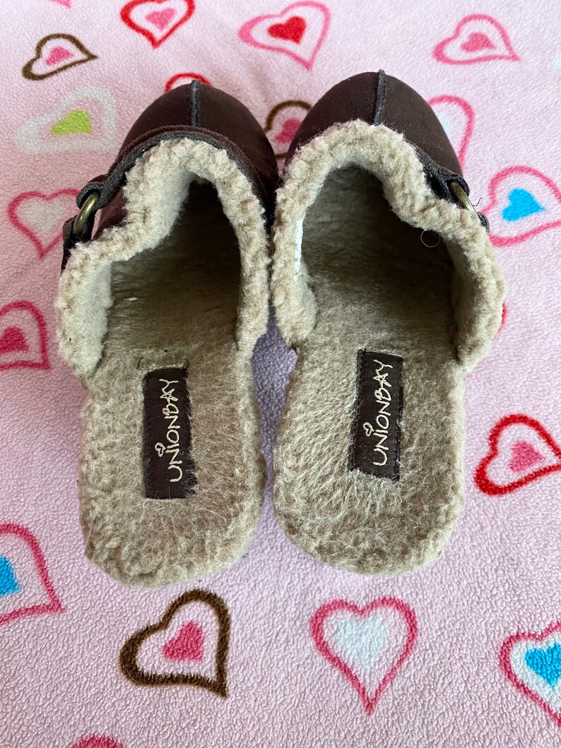 Vintage 90s 1990s Y2K 2000s Union Bat Buckle Faux Fur Fuzzy Brown Cream Heeled Platform Clog Mules Shoes Size 7
