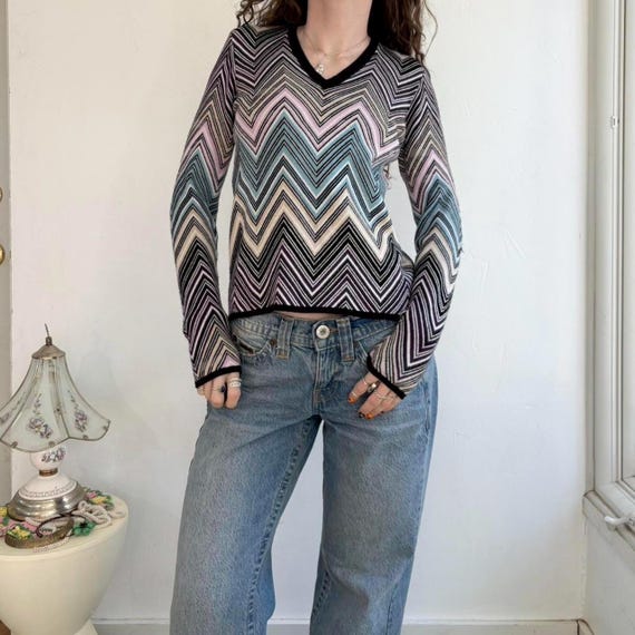 Black and multicolor zig zig chevron sweater by M… - image 4