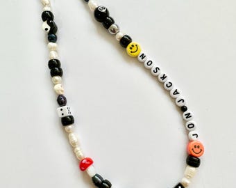 Collar de cuentas hecho a mano: Perla de agua dulce, cara sonriente y hongo