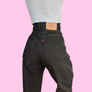 Vintage 90s 512 Black Levi’s Jeans W29 Size 10