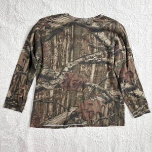 Y2K long sleeve camo tshirt by Mossy Oak size s/m image 2