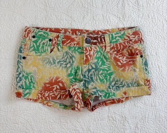 Y2k cream and multicolor leaf print low rise micro shorts by Vanilla Star Size 9
