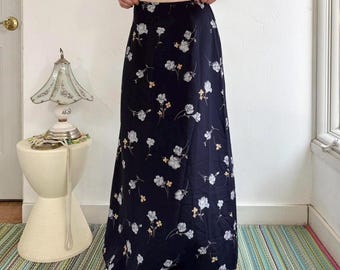Vintage navy blue floral low rise maxi skirt by Hana W25 XS/S