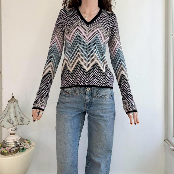 Black and multicolor zig zig chevron sweater by M… - image 3